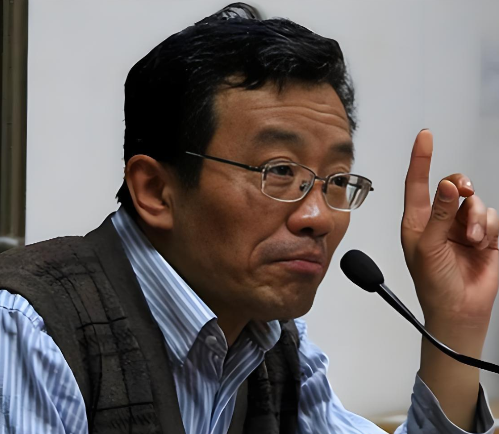 王德峰.复旦大学哲学学院教授、博士生导师