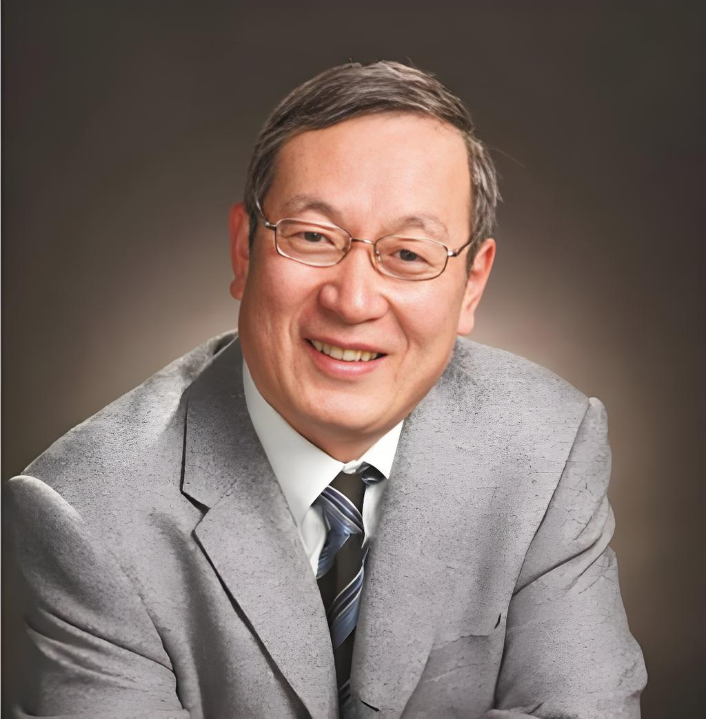 王新超.北京大学光华管理学院组织与战略管理系副教授