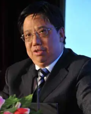 施炜.中国人民大学中国资本市场研究院高级研究员